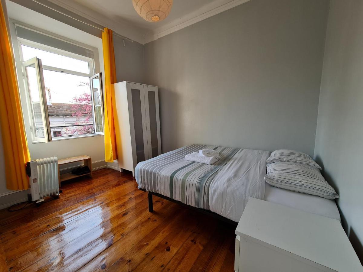 Bed & Breakfast Shangri-La Hostel Anjos Lisbon