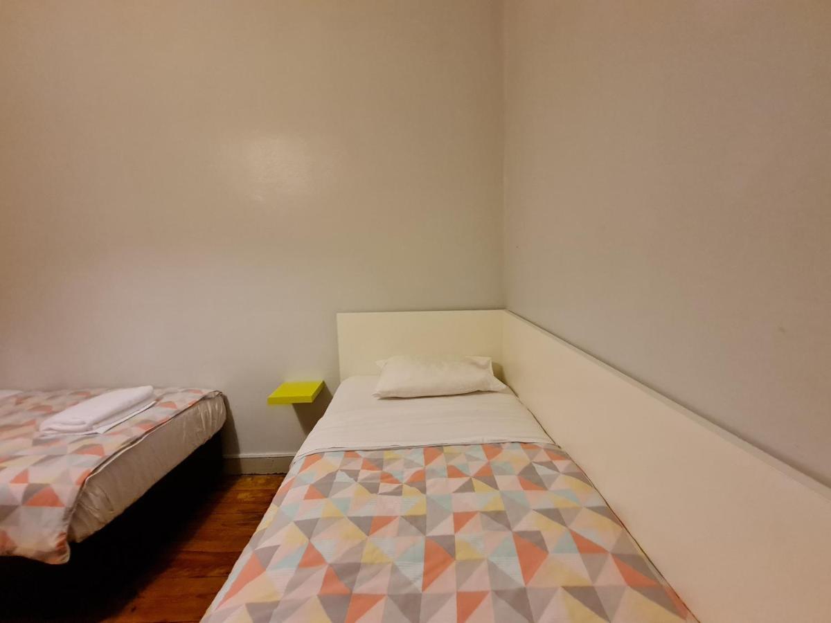 Bed & Breakfast Shangri-La Hostel Anjos 2*