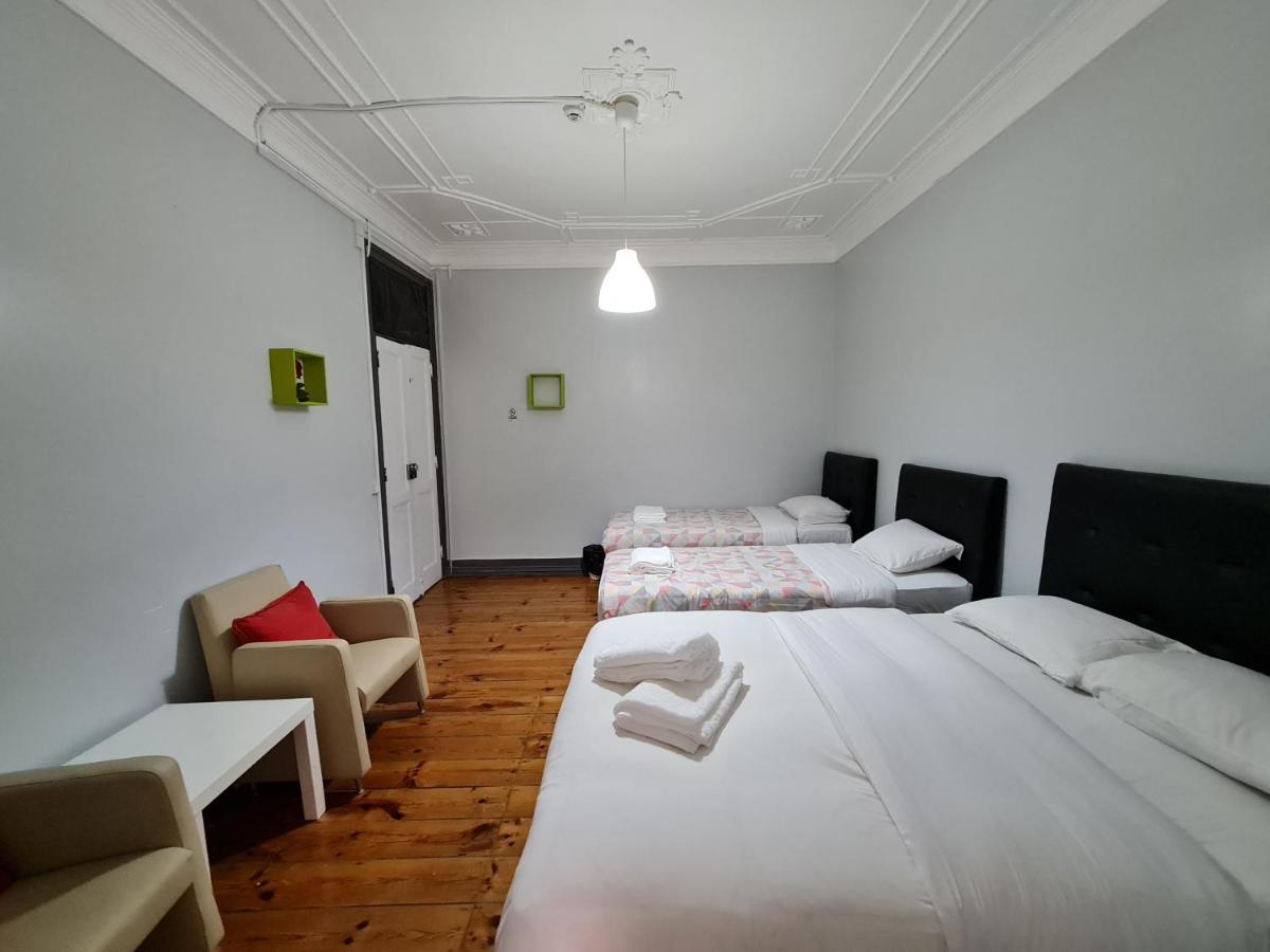Shangri-La Hostel Anjos 2*
