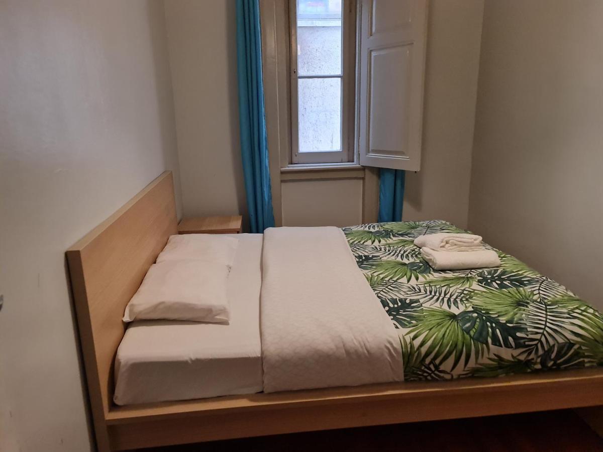 Shangri-La Hostel Anjos Bed & Breakfast Lisbon