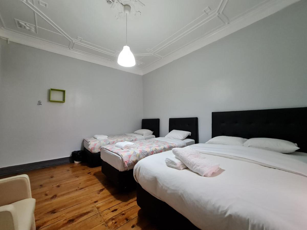 Bed & Breakfast Shangri-La Hostel Anjos Lisbon