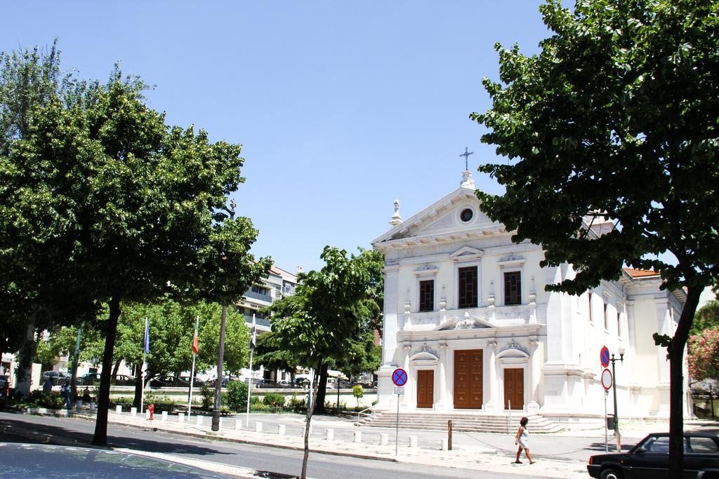Bed & Breakfast Shangri-La Hostel Anjos Lisbon